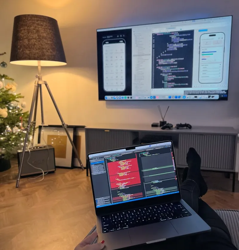 10 Key Differences Between React.js and Next.js in 2025